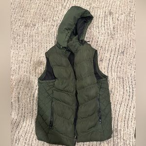 Men’s vest with hoodie